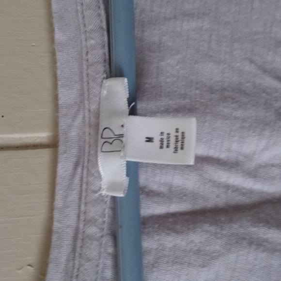 ⭐Scoop neck Tee⭐️ - Picture 3 of 5